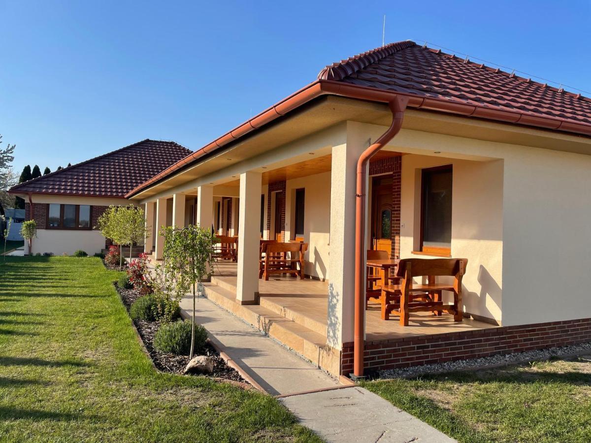 Nero Apartman Veľký Meder Dış mekan fotoğraf